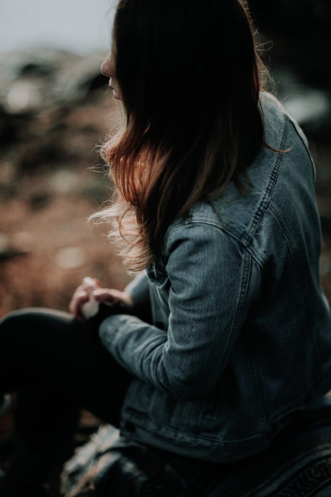 Simply Pray, Woman praying, Photo by Priscilla Du Preez on Unsplash
